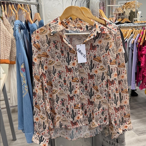 Western Print Chiffon Button Up Blouse - Picture 6 of 6